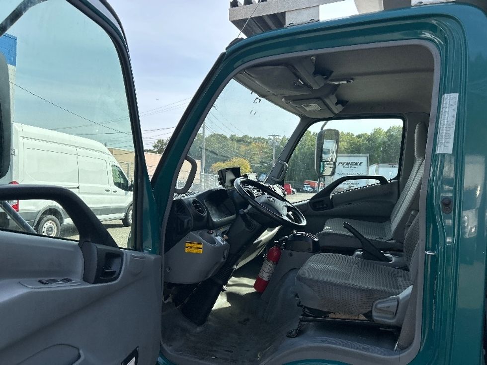 Refrigerated Truck-Light and Medium Duty Trucks-Hino-2020-195-Braintree-MA-92,400\n\t\tmiles-$ 48,000 - Image 16