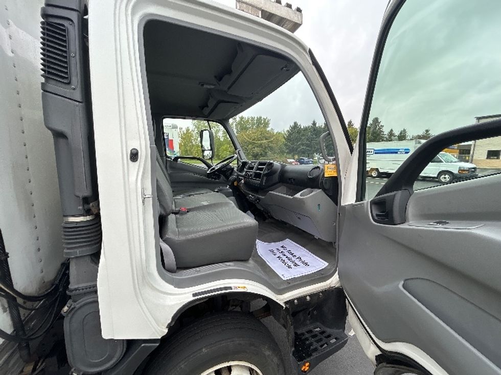 Refrigerated Truck-Light and Medium Duty Trucks-Hino-2020-195-Brooklyn Park-MN-123,832\n\t\tmiles-$ 42,750 - Image 20
