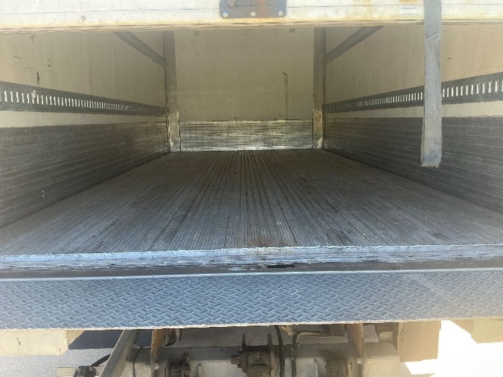 Refrigerated Truck-Light and Medium Duty Trucks-Hino-2020-195-Cadillac-MI-176,933\n\t\tmiles-$ 42,000 - Image 10