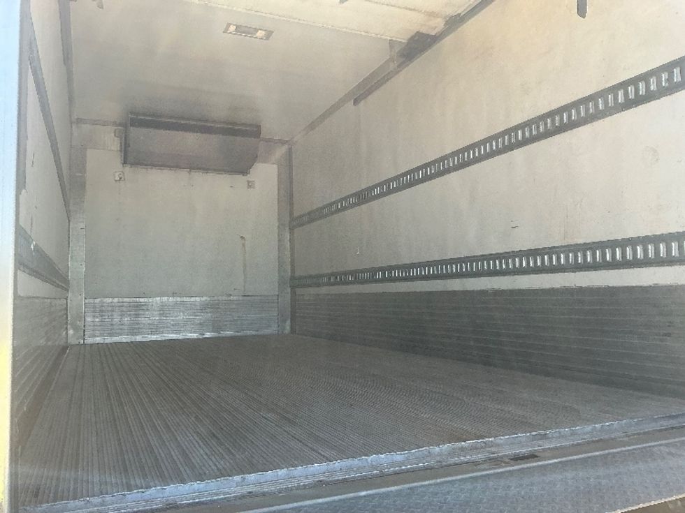 Refrigerated Truck-Light and Medium Duty Trucks-Hino-2020-195-Cadillac-MI-176,933\n\t\tmiles-$ 42,000 - Image 12