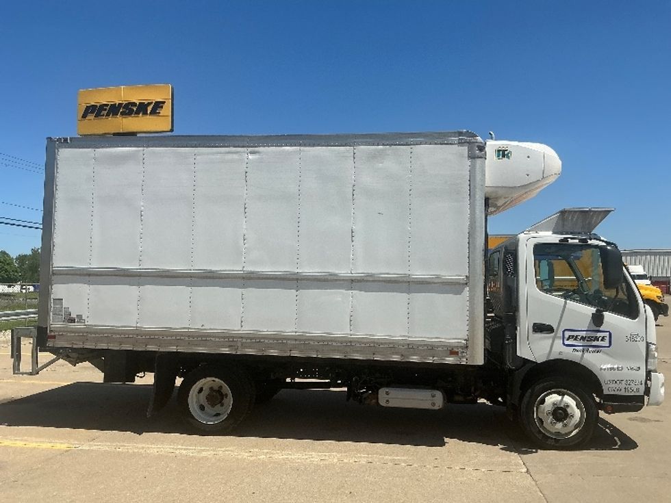 Refrigerated Truck-Light and Medium Duty Trucks-Hino-2020-195-Cadillac-MI-176,933\n\t\tmiles-$ 42,000 - Image 15