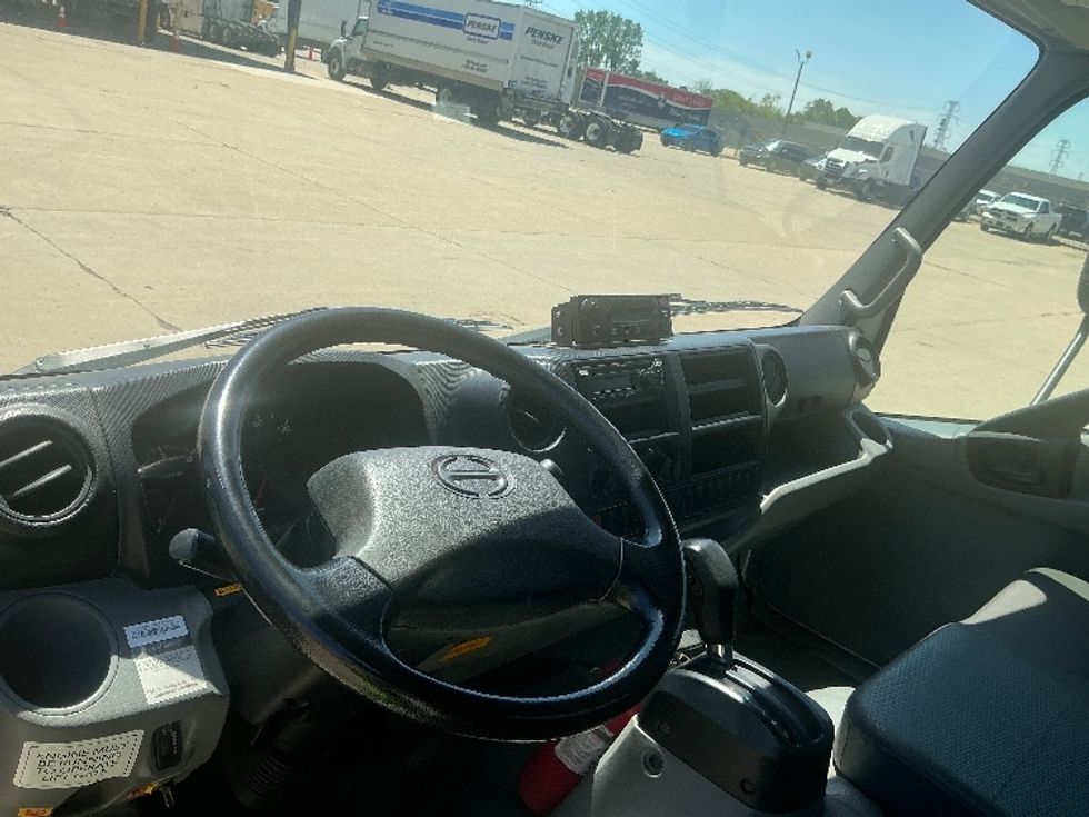 Refrigerated Truck-Light and Medium Duty Trucks-Hino-2020-195-Cadillac-MI-176,933\n\t\tmiles-$ 42,000 - Image 17