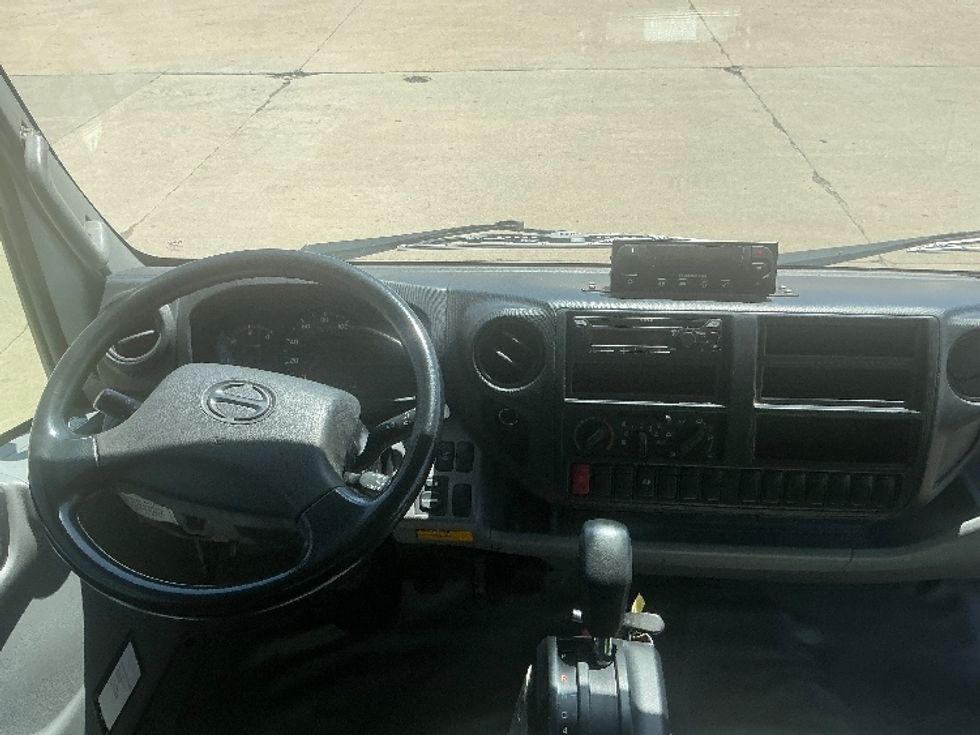 Refrigerated Truck-Light and Medium Duty Trucks-Hino-2020-195-Cadillac-MI-176,933\n\t\tmiles-$ 42,000 - Image 18