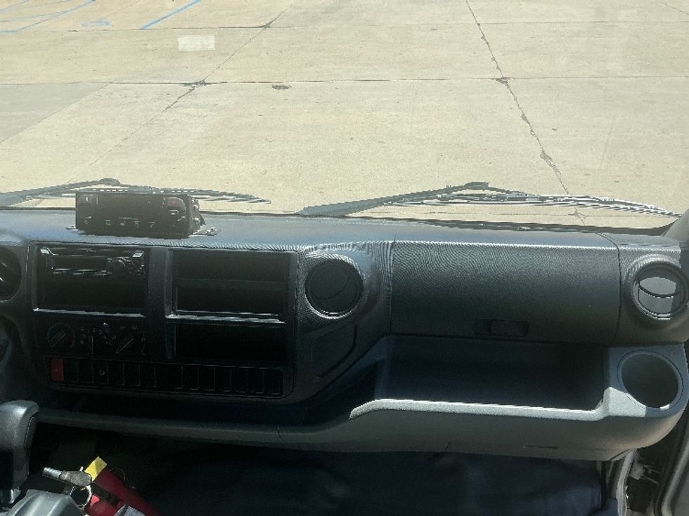 Refrigerated Truck-Light and Medium Duty Trucks-Hino-2020-195-Cadillac-MI-176,933\n\t\tmiles-$ 42,000 - Image 21