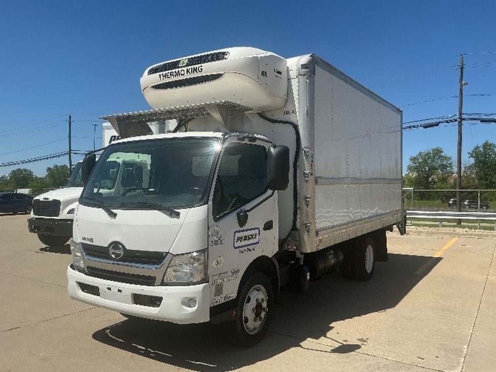 Refrigerated Truck-Light and Medium Duty Trucks-Hino-2020-195-Cadillac-MI-176,933\n\t\tmiles-$ 42,000 - Image 3