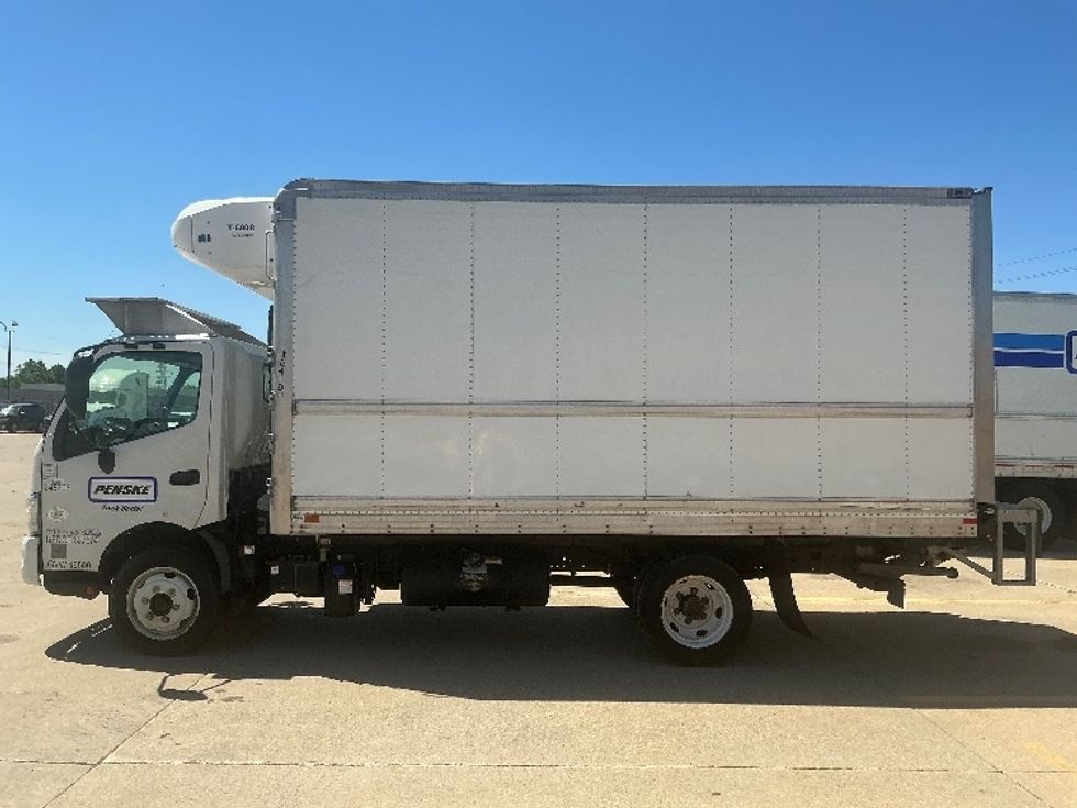 Refrigerated Truck-Light and Medium Duty Trucks-Hino-2020-195-Cadillac-MI-176,933\n\t\tmiles-$ 42,000 - Image 4