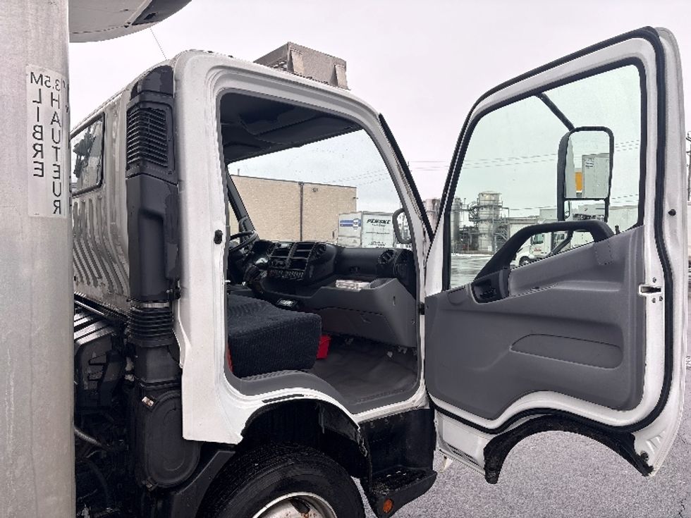 Refrigerated Truck-Light and Medium Duty Trucks-Hino-2020-195-Concord-ON-285,149\n\t\tkm-$ 55,500 - Image 19