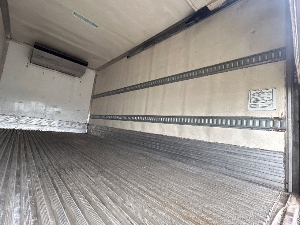 Refrigerated Truck-Light and Medium Duty Trucks-Hino-2020-195-Dayton-OH-99,622\n\t\tmiles-$ 55,000 - Image 12