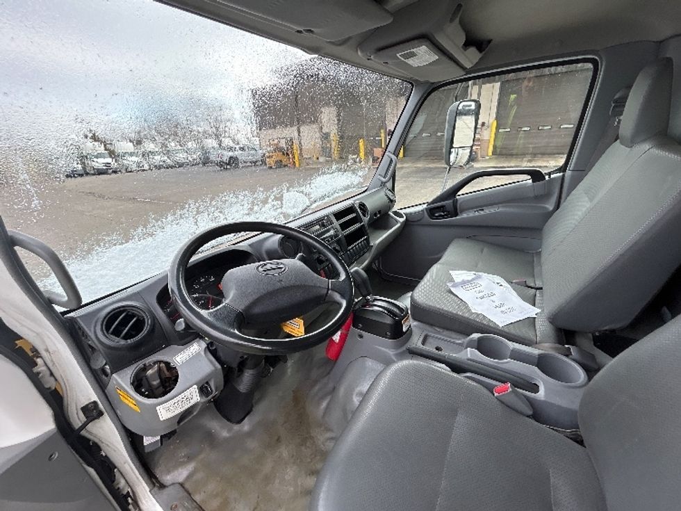 Refrigerated Truck-Light and Medium Duty Trucks-Hino-2020-195-Dayton-OH-99,622\n\t\tmiles-$ 55,000 - Image 17