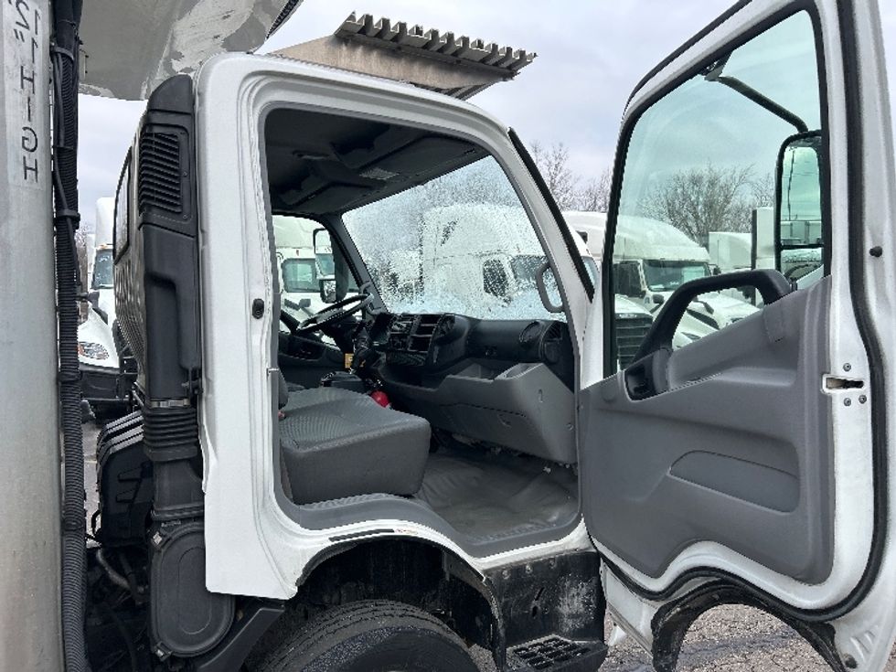 Refrigerated Truck-Light and Medium Duty Trucks-Hino-2020-195-Dayton-OH-99,622\n\t\tmiles-$ 55,000 - Image 20