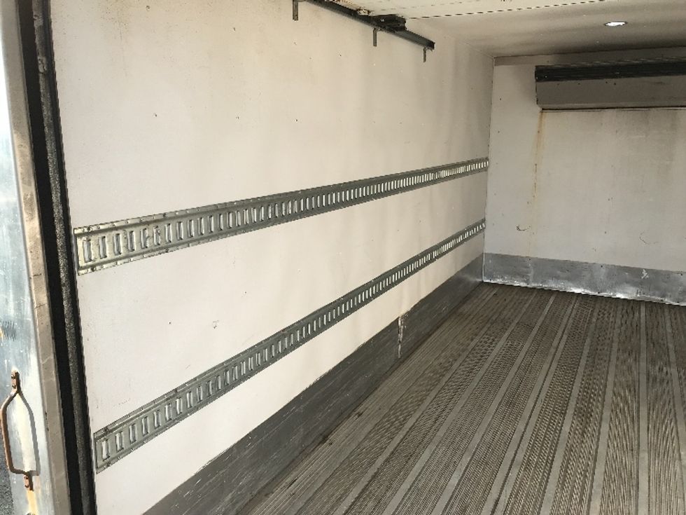 Refrigerated Truck-Light and Medium Duty Trucks-Hino-2020-195-Delta-BC-181,123\n\t\tkm-$ 75,000 - Image 11