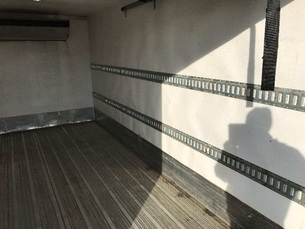 Refrigerated Truck-Light and Medium Duty Trucks-Hino-2020-195-Delta-BC-181,123\n\t\tkm-$ 75,000 - Image 12