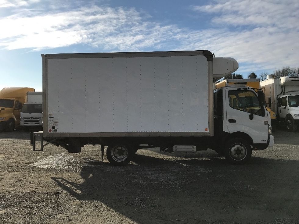 Refrigerated Truck-Light and Medium Duty Trucks-Hino-2020-195-Delta-BC-181,123\n\t\tkm-$ 75,000 - Image 15
