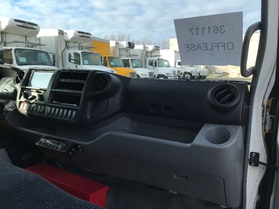 Refrigerated Truck-Light and Medium Duty Trucks-Hino-2020-195-Delta-BC-181,123\n\t\tkm-$ 75,000 - Image 21