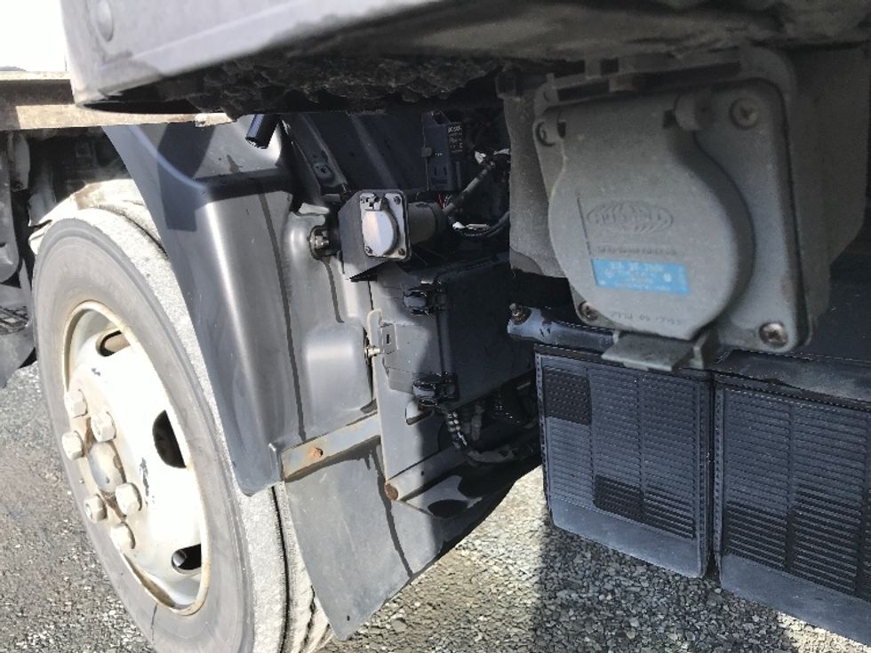 Refrigerated Truck-Light and Medium Duty Trucks-Hino-2020-195-Delta-BC-181,123\n\t\tkm-$ 75,000 - Image 25