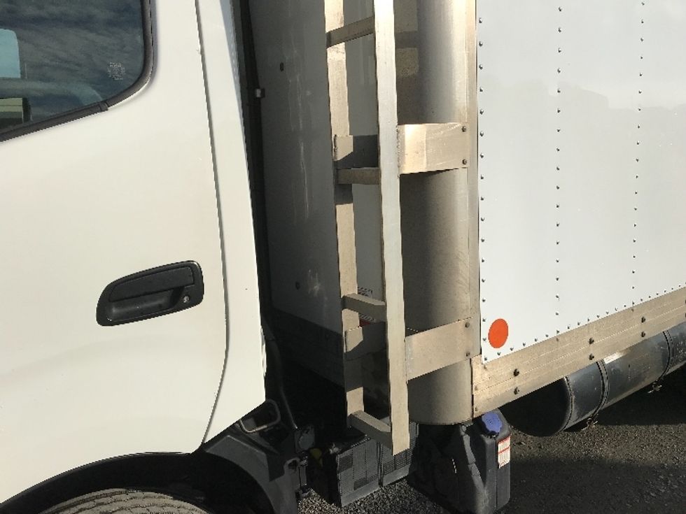 Refrigerated Truck-Light and Medium Duty Trucks-Hino-2020-195-Delta-BC-181,123\n\t\tkm-$ 75,000 - Image 28