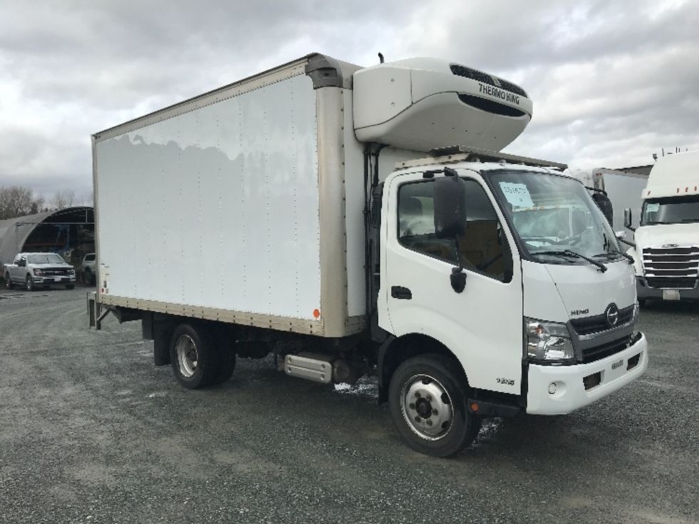 Refrigerated Truck-Light and Medium Duty Trucks-Hino-2020-195-Delta-BC-265,340\n\t\tkm-$ 58,500 - Image 1