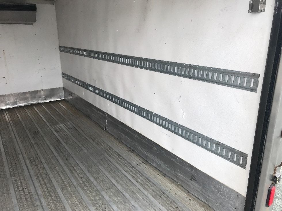 Refrigerated Truck-Light and Medium Duty Trucks-Hino-2020-195-Delta-BC-265,340\n\t\tkm-$ 58,500 - Image 12