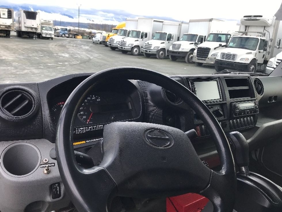 Refrigerated Truck-Light and Medium Duty Trucks-Hino-2020-195-Delta-BC-265,340\n\t\tkm-$ 58,500 - Image 17