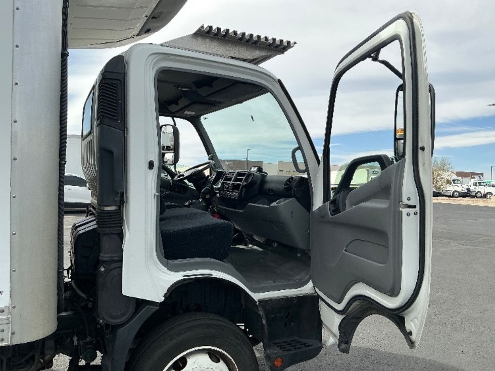 Refrigerated Truck-Light and Medium Duty Trucks-Hino-2020-195-Denver-CO-132,756\n\t\tmiles-$ 52,500 - Image 20