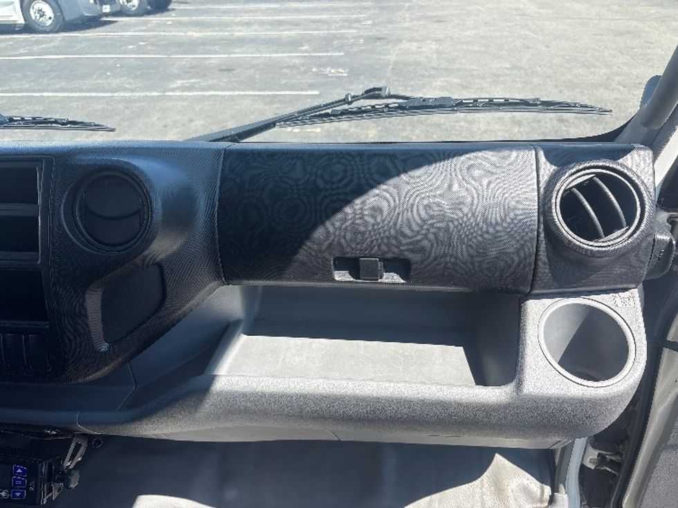 Refrigerated Truck-Light and Medium Duty Trucks-Hino-2020-195-Elmsford-NY-118,491\n\t\tmiles-$ 48,000 - Image 21