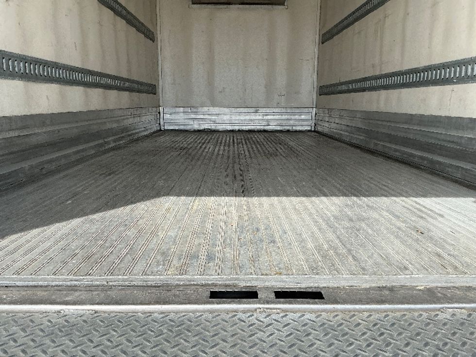 Refrigerated Truck-Light and Medium Duty Trucks-Hino-2020-195-Essex-MD-113,025\n\t\tmiles-$ 49,750 - Image 10