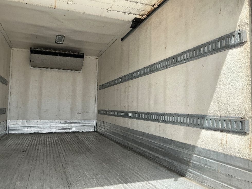 Refrigerated Truck-Light and Medium Duty Trucks-Hino-2020-195-Essex-MD-113,025\n\t\tmiles-$ 49,750 - Image 12