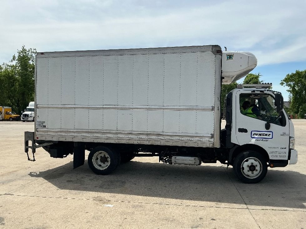 Refrigerated Truck-Light and Medium Duty Trucks-Hino-2020-195-Essex-MD-113,025\n\t\tmiles-$ 49,750 - Image 15