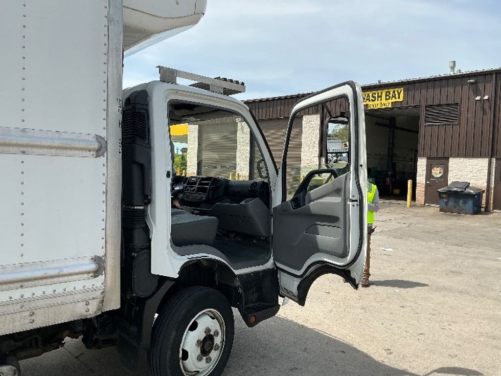 Refrigerated Truck-Light and Medium Duty Trucks-Hino-2020-195-Essex-MD-113,025\n\t\tmiles-$ 49,750 - Image 20