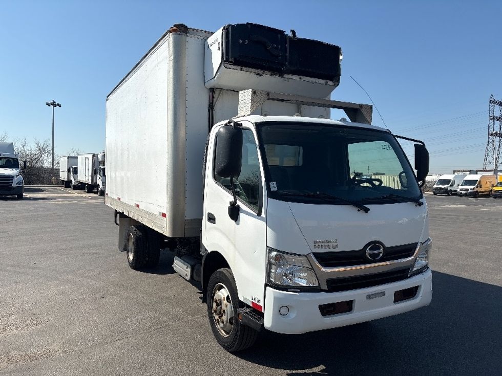 Refrigerated Truck-Light and Medium Duty Trucks-Hino-2020-195-Etobicoke-ON-219,760\n\t\tkm-$ 41,500 - Image 1