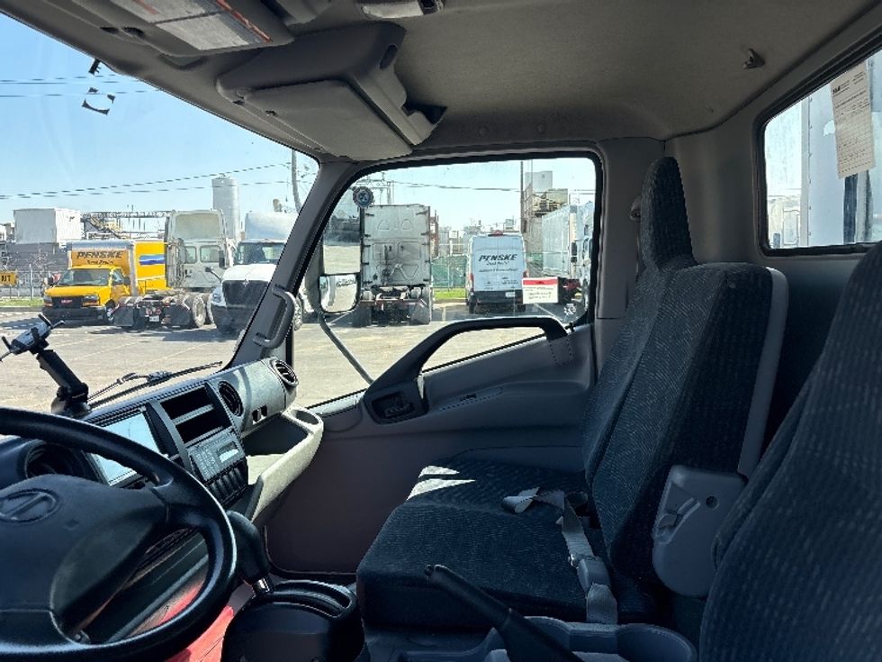 Refrigerated Truck-Light and Medium Duty Trucks-Hino-2020-195-Etobicoke-ON-219,760\n\t\tkm-$ 41,500 - Image 19