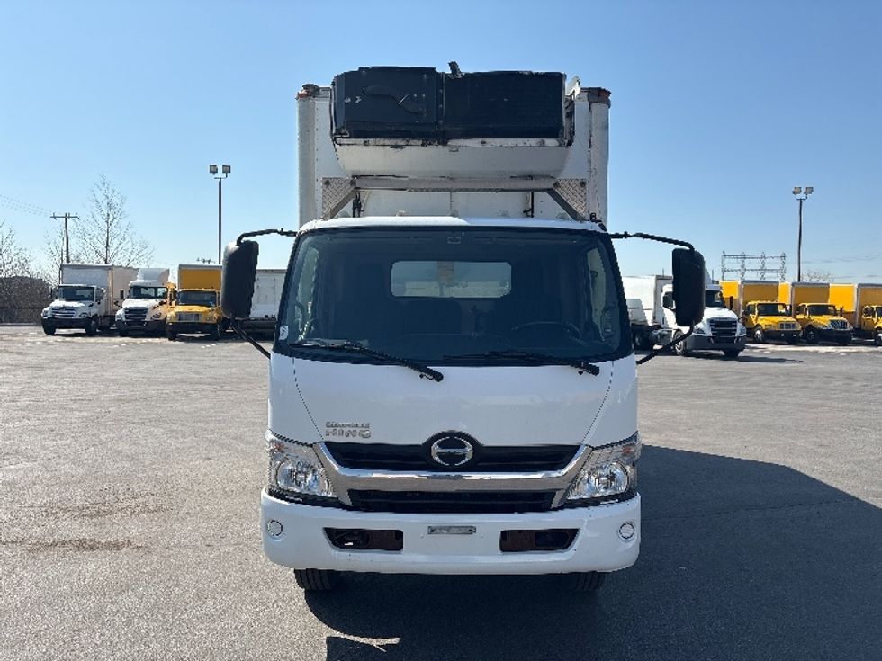 Refrigerated Truck-Light and Medium Duty Trucks-Hino-2020-195-Etobicoke-ON-219,760\n\t\tkm-$ 41,500 - Image 2