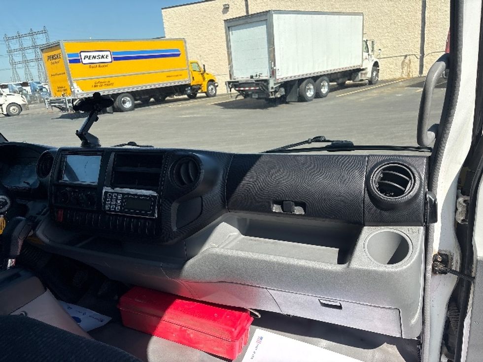 Refrigerated Truck-Light and Medium Duty Trucks-Hino-2020-195-Etobicoke-ON-219,760\n\t\tkm-$ 41,500 - Image 21