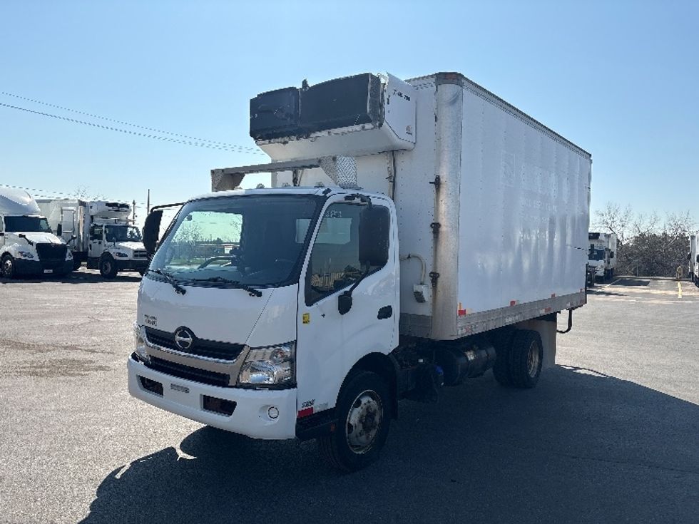 Refrigerated Truck-Light and Medium Duty Trucks-Hino-2020-195-Etobicoke-ON-219,760\n\t\tkm-$ 41,500 - Image 3