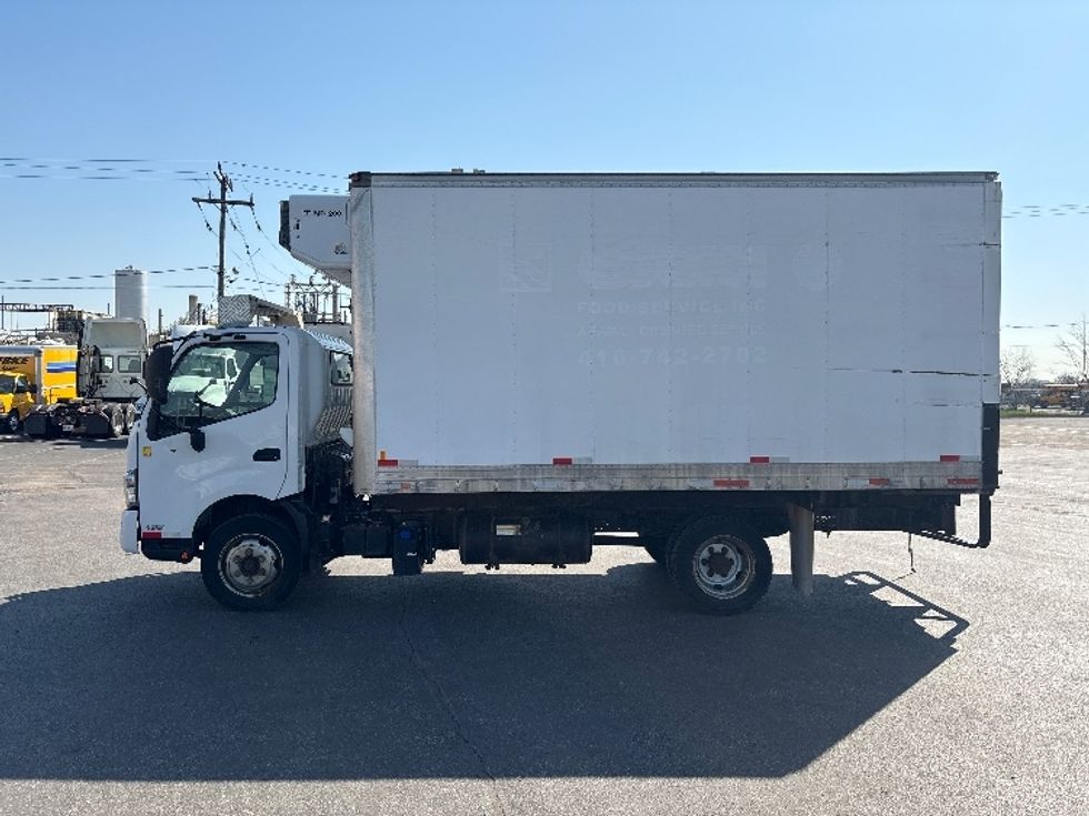 Refrigerated Truck-Light and Medium Duty Trucks-Hino-2020-195-Etobicoke-ON-219,760\n\t\tkm-$ 41,500 - Image 4