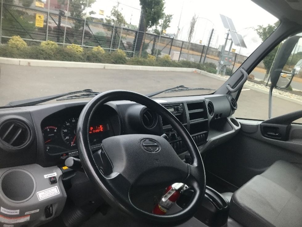 Refrigerated Truck-Light and Medium Duty Trucks-Hino-2020-195-Everett-WA-121,295\n\t\tmiles-$ 54,500 - Image 17