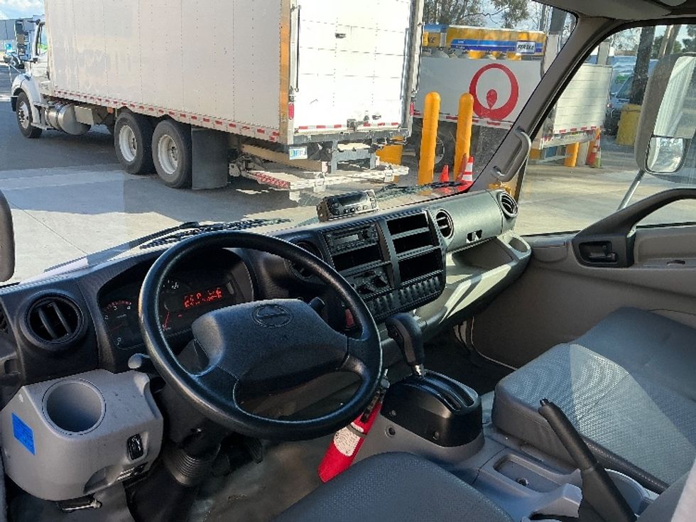 Refrigerated Truck-Light and Medium Duty Trucks-Hino-2020-195-Fontana-CA-121,982\n\t\tmiles-$ 54,000 - Image 17
