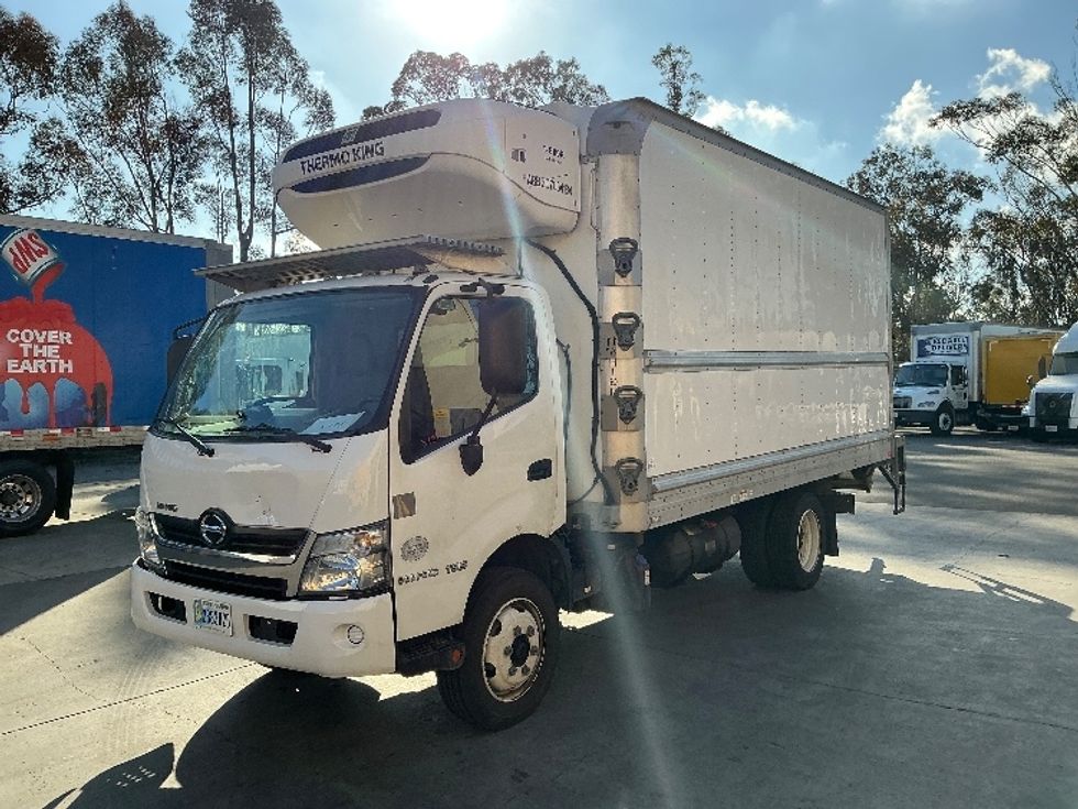 Refrigerated Truck-Light and Medium Duty Trucks-Hino-2020-195-Fontana-CA-121,982\n\t\tmiles-$ 54,000 - Image 3