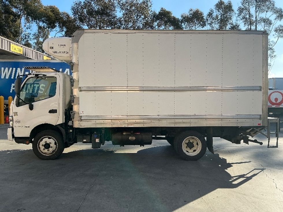 Refrigerated Truck-Light and Medium Duty Trucks-Hino-2020-195-Fontana-CA-121,982\n\t\tmiles-$ 54,000 - Image 4