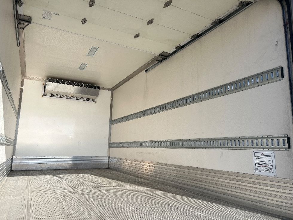 Refrigerated Truck-Light and Medium Duty Trucks-Hino-2020-195-Fontana-CA-56,300\n\t\tmiles-$ 61,750 - Image 12