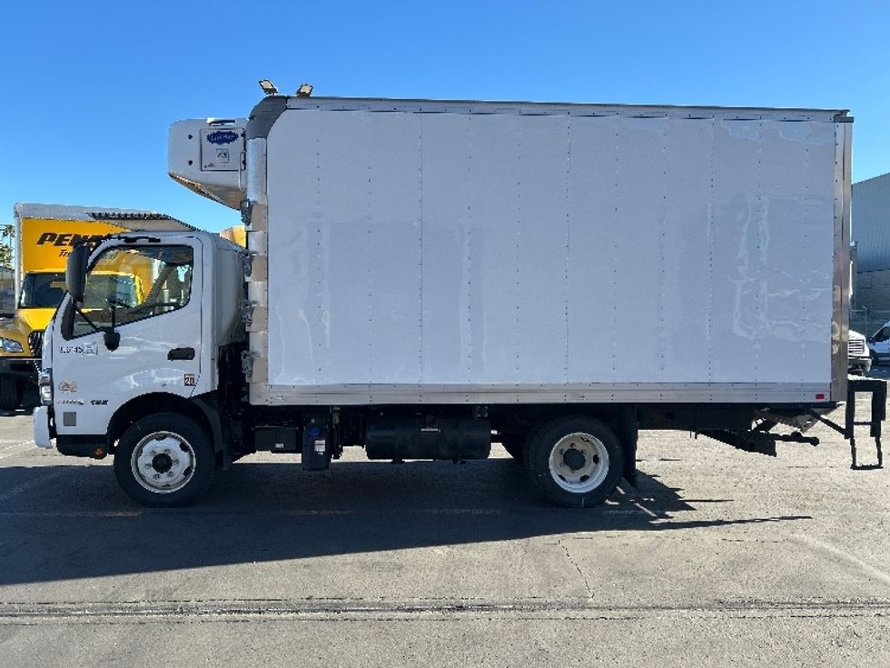 Refrigerated Truck-Light and Medium Duty Trucks-Hino-2020-195-Fontana-CA-56,300\n\t\tmiles-$ 61,750 - Image 4