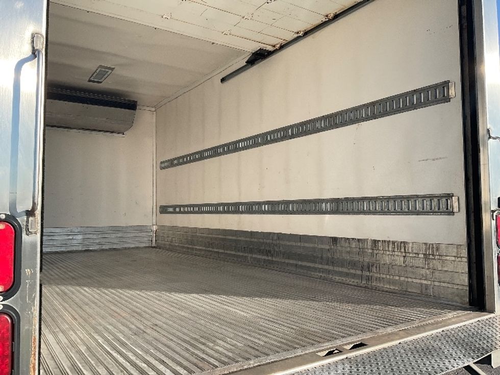 Refrigerated Truck-Light and Medium Duty Trucks-Hino-2020-195-Fort Wayne-IN-91,062\n\t\tmiles-$ 56,000 - Image 12