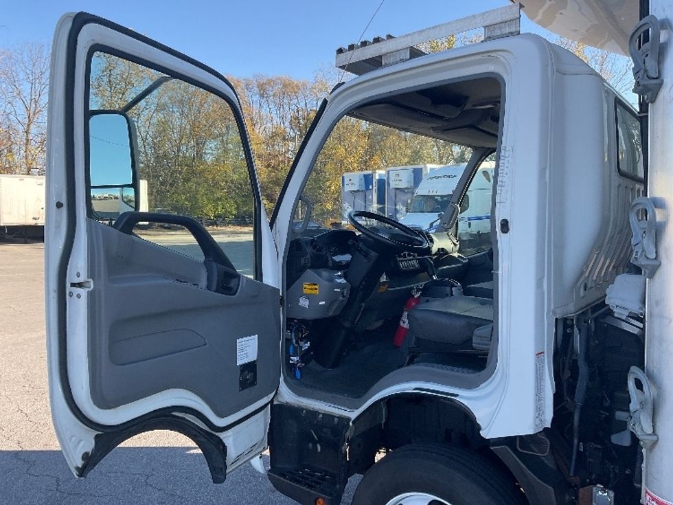 Refrigerated Truck-Light and Medium Duty Trucks-Hino-2020-195-Fort Wayne-IN-91,062\n\t\tmiles-$ 56,000 - Image 16