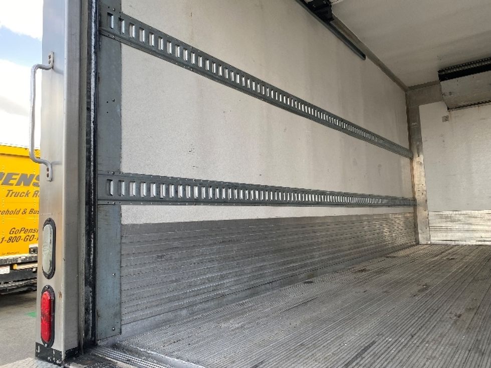 Refrigerated Truck-Light and Medium Duty Trucks-Hino-2020-195-Greensboro-NC-116,603\n\t\tmiles-$ 57,000 - Image 11