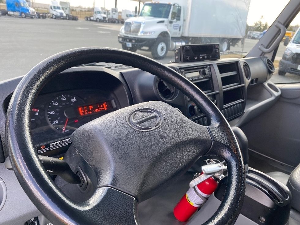 Refrigerated Truck-Light and Medium Duty Trucks-Hino-2020-195-Greensboro-NC-116,603\n\t\tmiles-$ 57,000 - Image 17