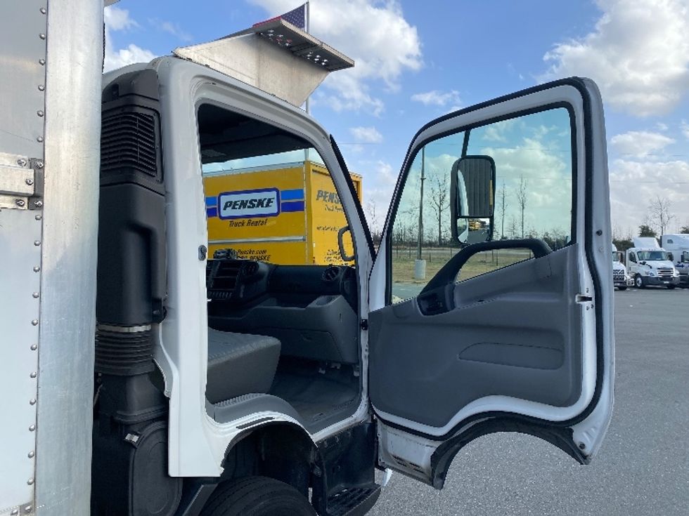 Refrigerated Truck-Light and Medium Duty Trucks-Hino-2020-195-Greensboro-NC-116,603\n\t\tmiles-$ 57,000 - Image 20
