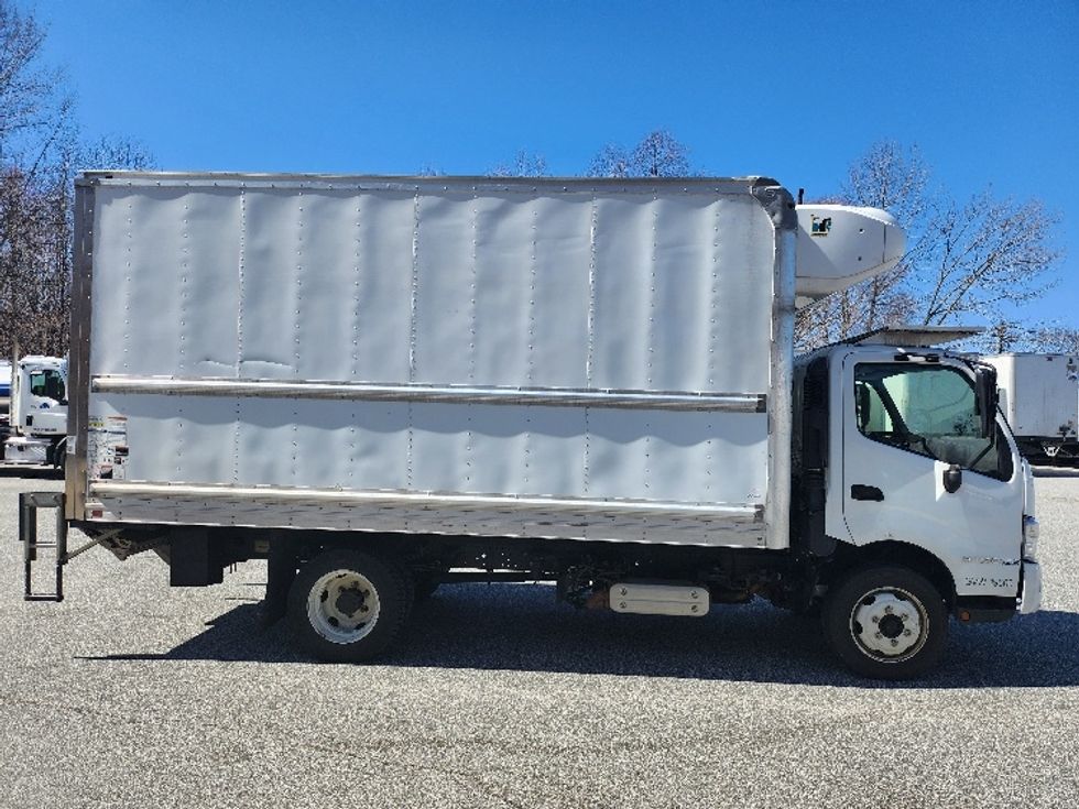 2020 Hino XJC720 / XFC720 Single Cab photo 12