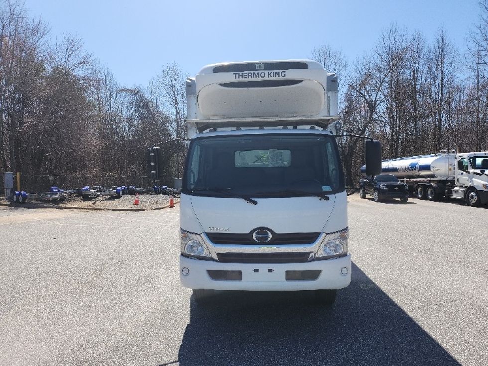 2020 Hino XJC720 / XFC720 Single Cab photo 2
