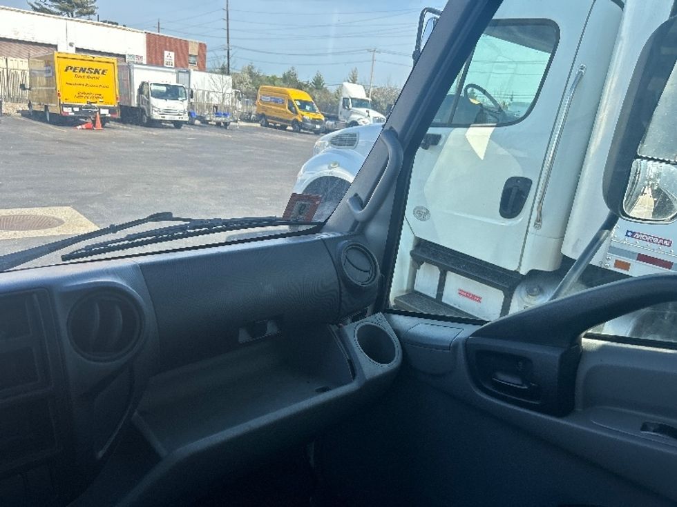 Refrigerated Truck-Light and Medium Duty Trucks-Hino-2020-195-Jamaica-NY-114,804\n\t\tmiles-$ 47,750 - Image 21