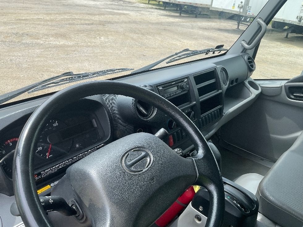 Refrigerated Truck-Light and Medium Duty Trucks-Hino-2020-195-La Porte-IN-148,301\n\t\tmiles-$ 43,750 - Image 18